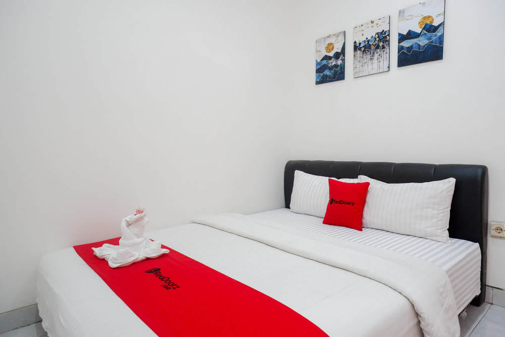 RedDoorz Room