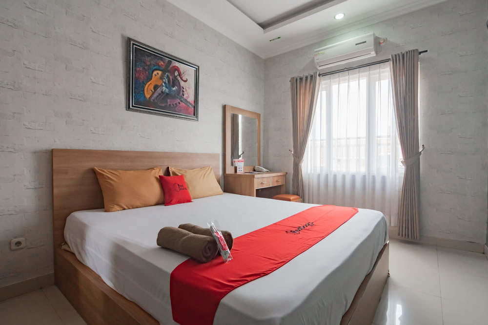 RedDoorz Room