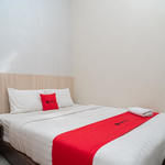 RedDoorz near Matahari Singosaren Solo