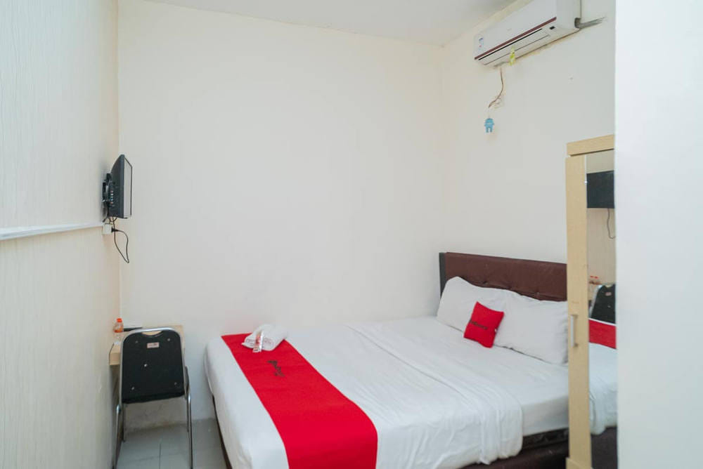 RedDoorz Room
