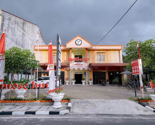 RedDoorz Plus @ Jalan FL Lumban Tobing Sibolga