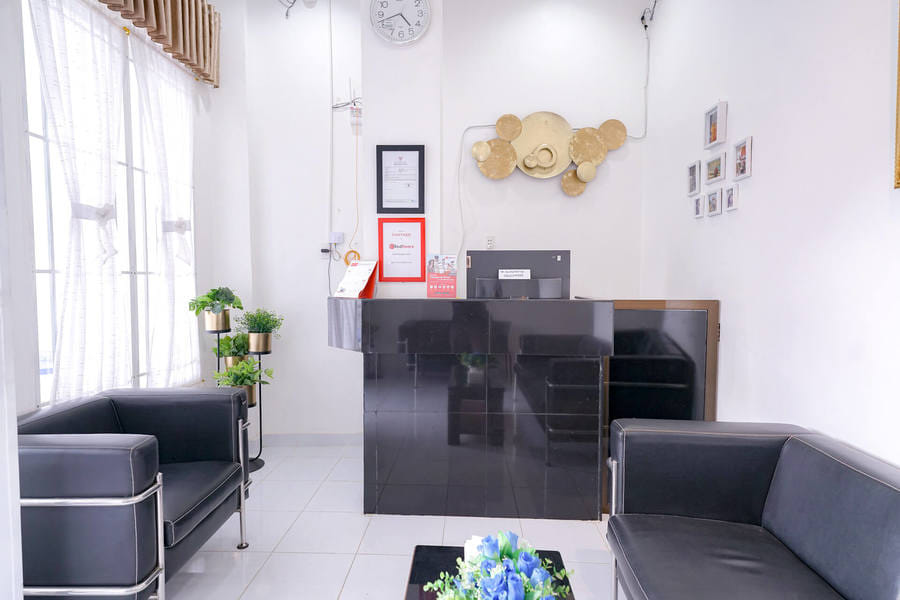 RedDoorz near Pantai Pandan Sibolga