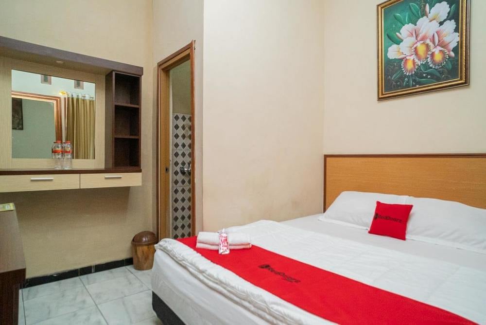 RedDoorz Room