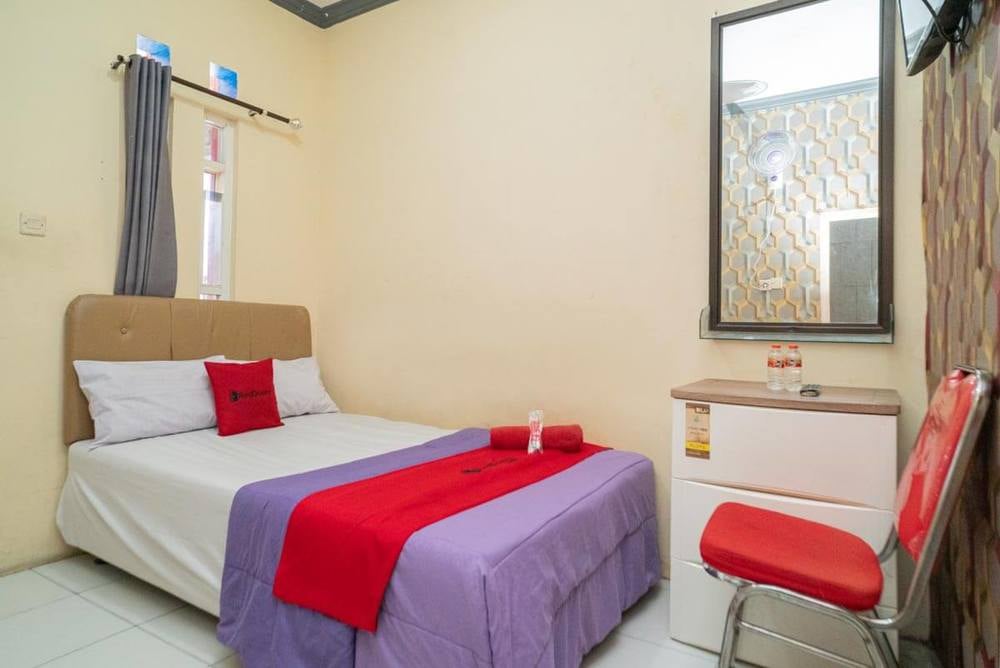 RedDoorz Room