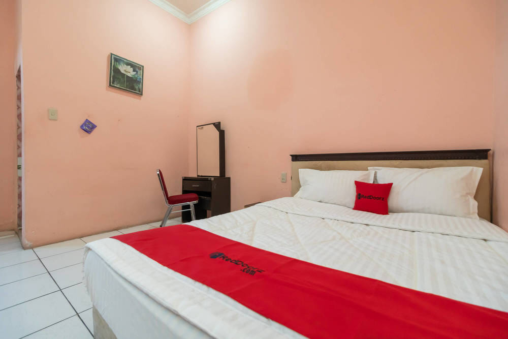 RedDoorz Room