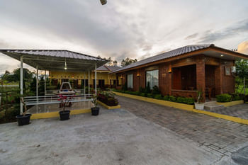 RedDoorz @ Aldos Villa Silangit