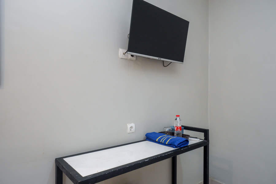 RedDoorz near Stasiun Batang