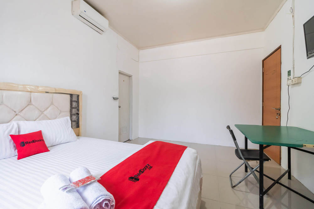 RedDoorz Room