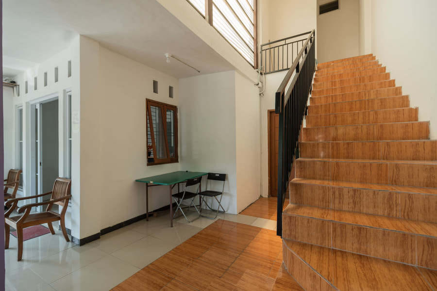 RedDoorz near Terminal Bubulak Bogor