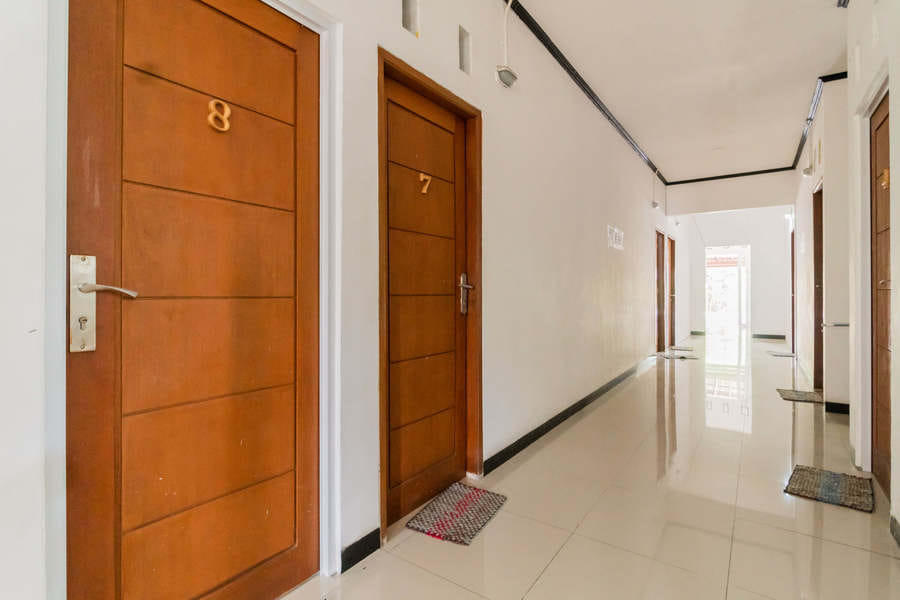 RedDoorz near Terminal Bubulak Bogor