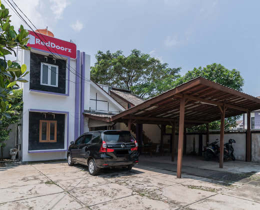 RedDoorz near Terminal Bubulak Bogor