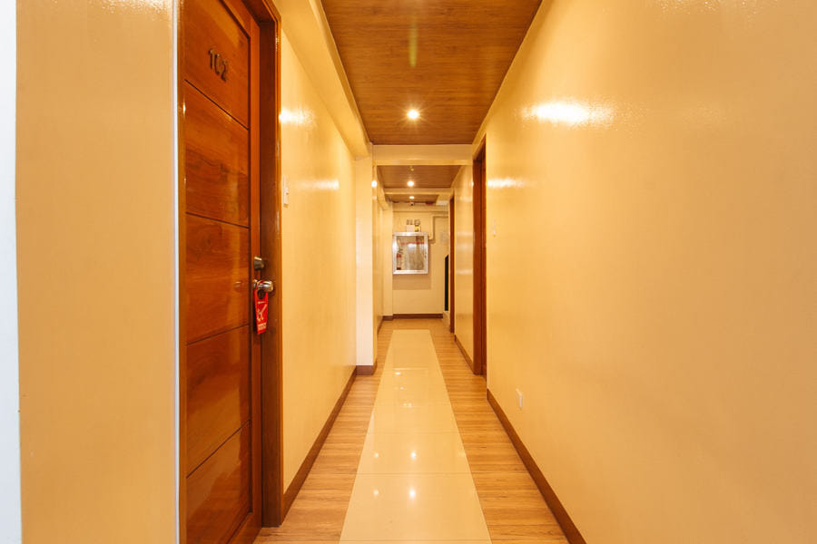 Reddoorz Plus near Uptown BGC Mall