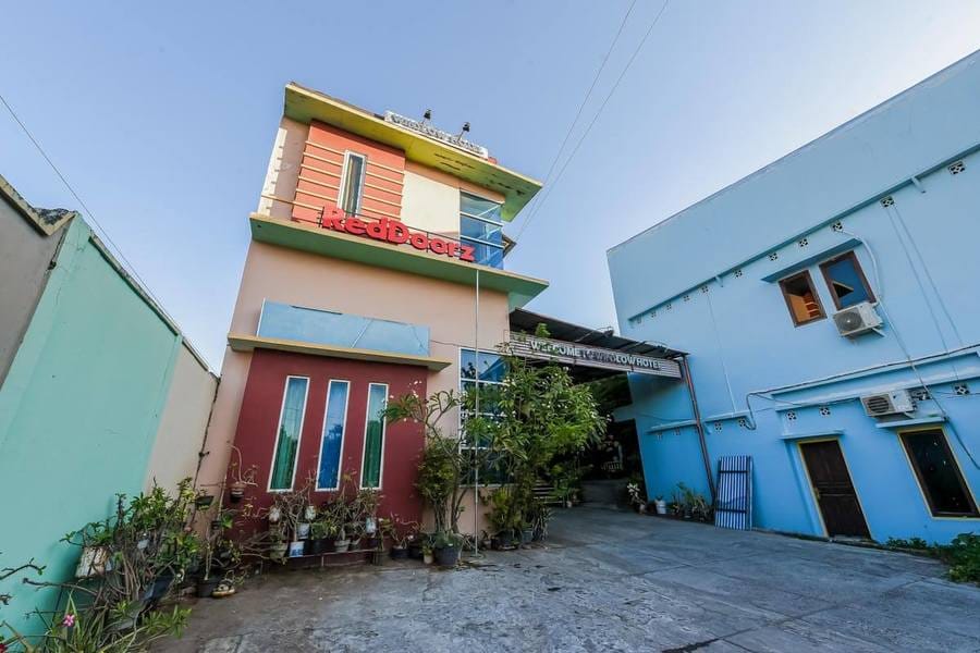 RedDoorz near Mangrove Forest Kupang