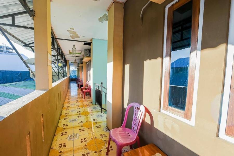 RedDoorz near Mangrove Forest Kupang