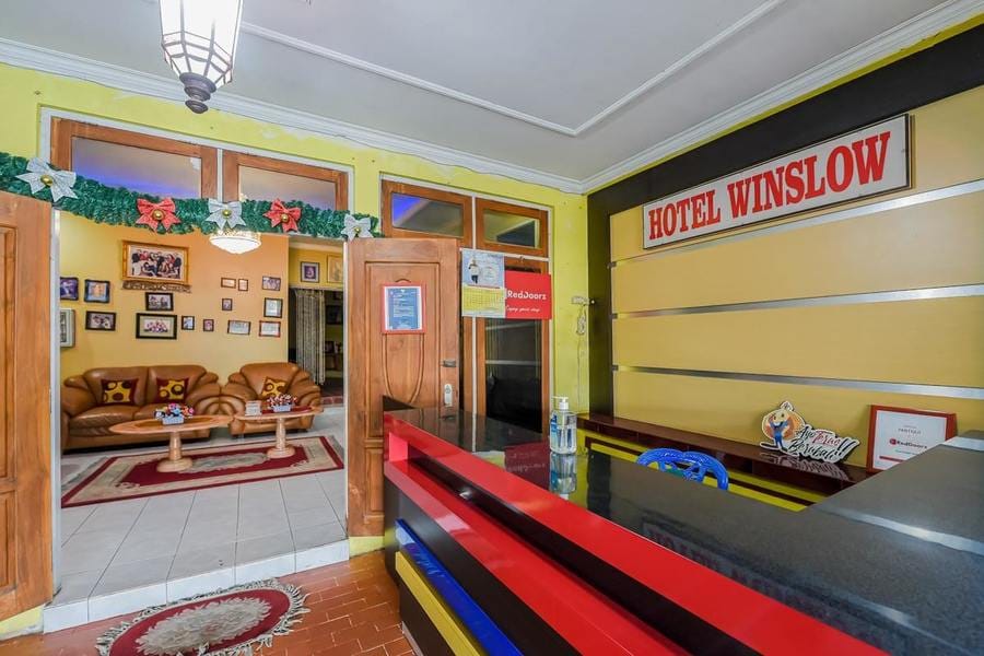 RedDoorz near Mangrove Forest Kupang