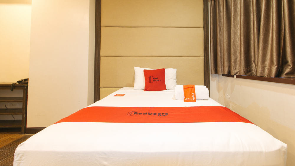 RedDoorz Single Room