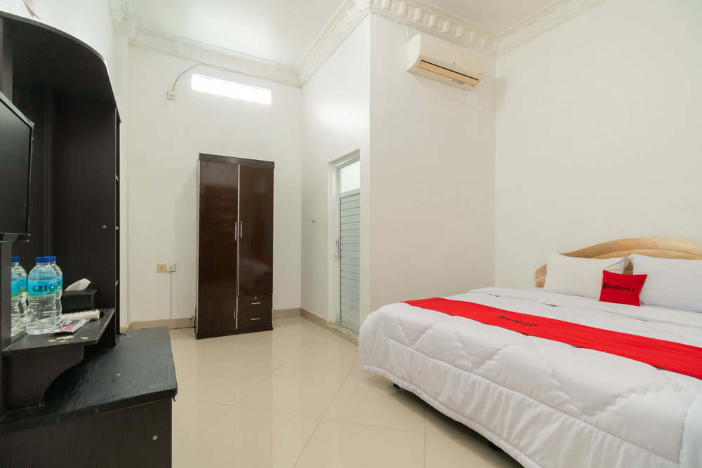 RedDoorz Room