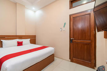 RedDoorz Syariah near RS Mata Padang