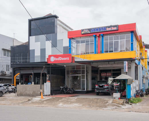 RedDoorz Syariah near RS Mata Padang