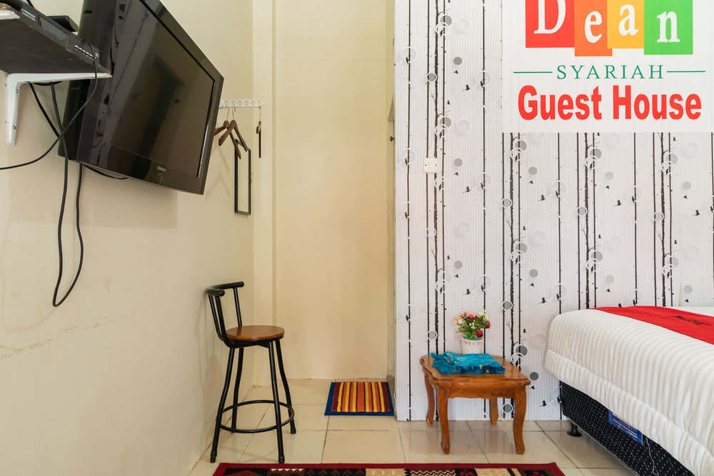 RedDoorz Single Room