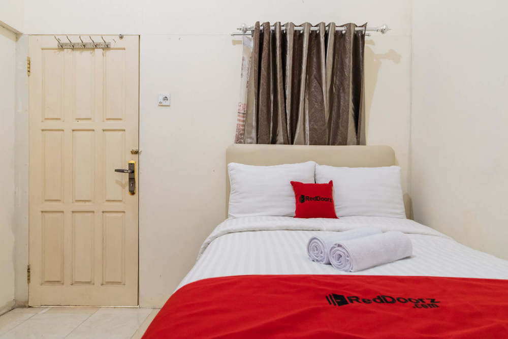 RedDoorz Room