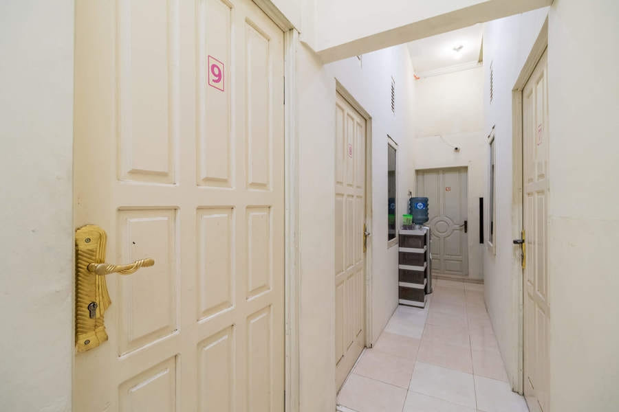 RedDoorz Syariah near Pasar Aur Kuning