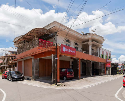 RedDoorz Syariah near Pasar Aur Kuning
