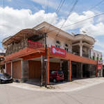 RedDoorz Syariah near Pasar Aur Kuning