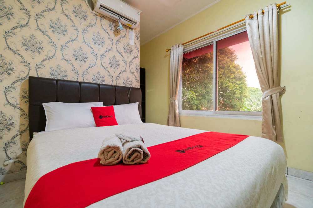 RedDoorz Premium