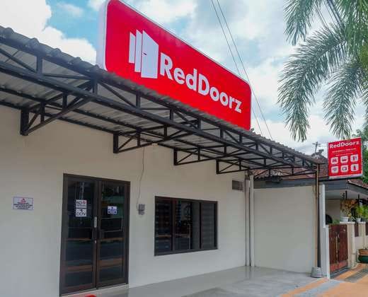 RedDoorz Syariah near RS Soeradji Pemuda Klaten