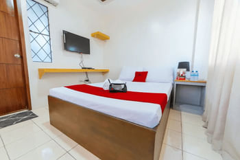 RedDoorz Plus @ Casa Lucia Sindalan San Fernando City Pampanga