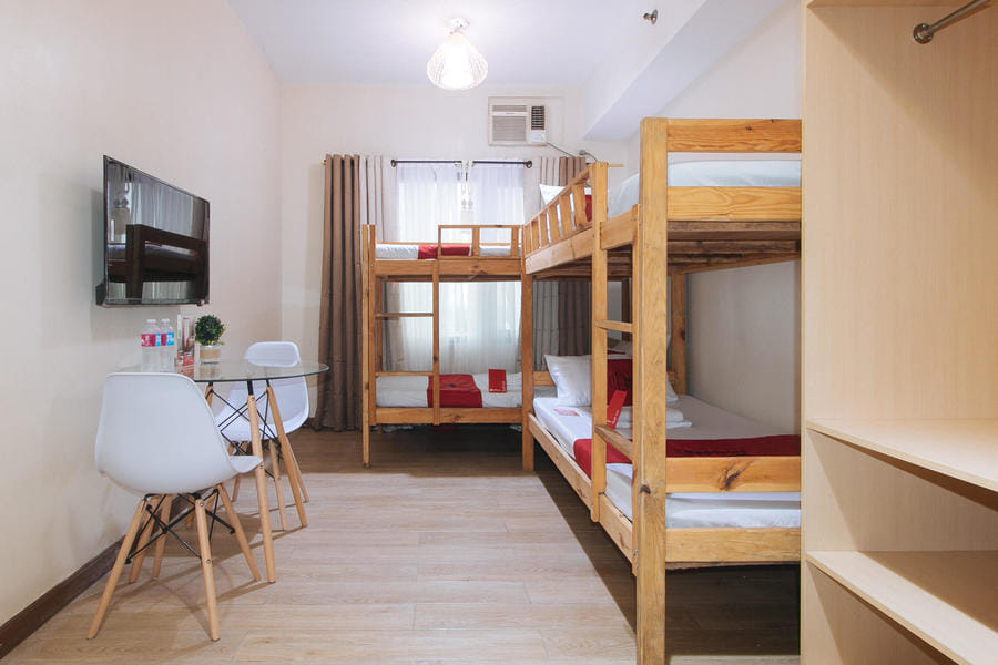 Reddoorz Plus @ Cuarto Verde Staycation