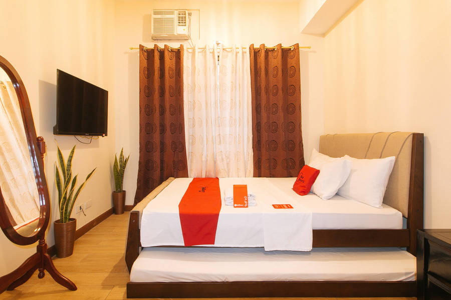 Reddoorz Plus @ Cuarto Verde Staycation