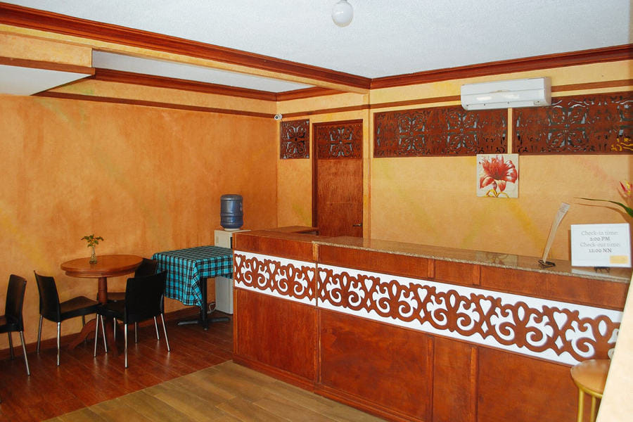 RedDoorz Plus @ Balai Sofia Bed & Breakfast Batangas