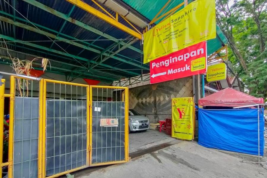 Yellow Sapphire RedPartner near Mayjend Sungkono