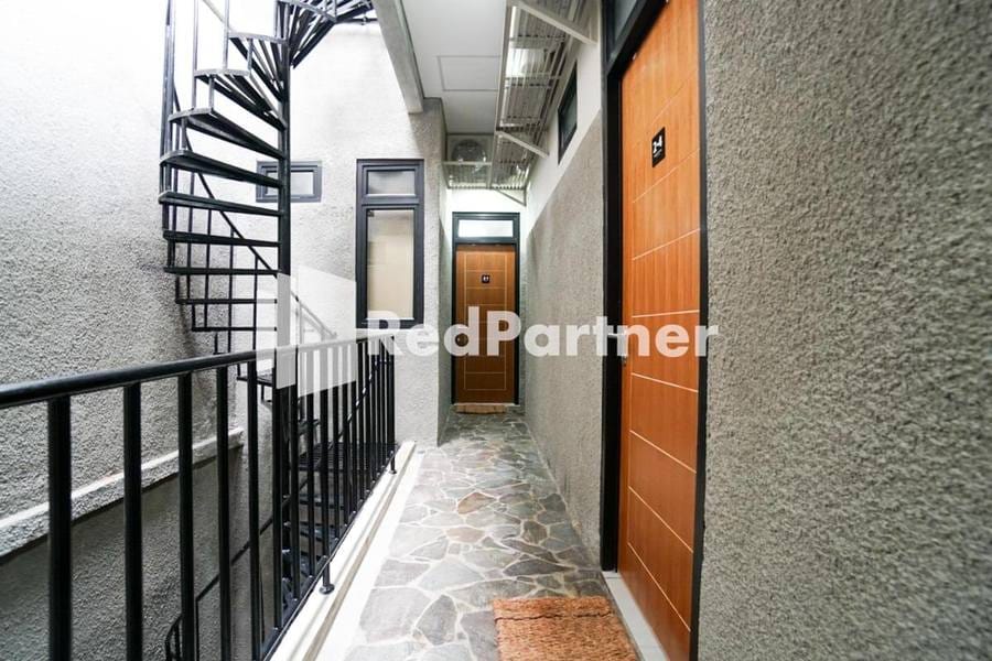 Tomang Gelong Guest House Syariah RedPartner