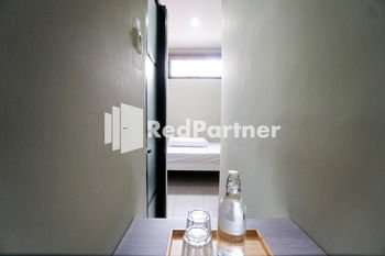 Tomang Gelong Guest House Syariah RedPartner