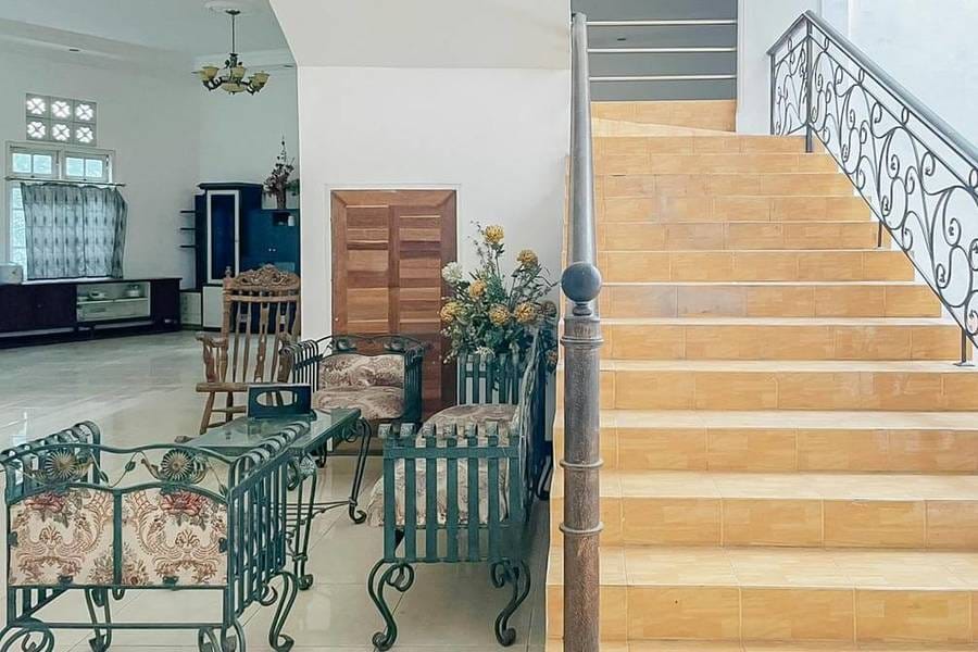 RedDoorz @ LeDug Tretes