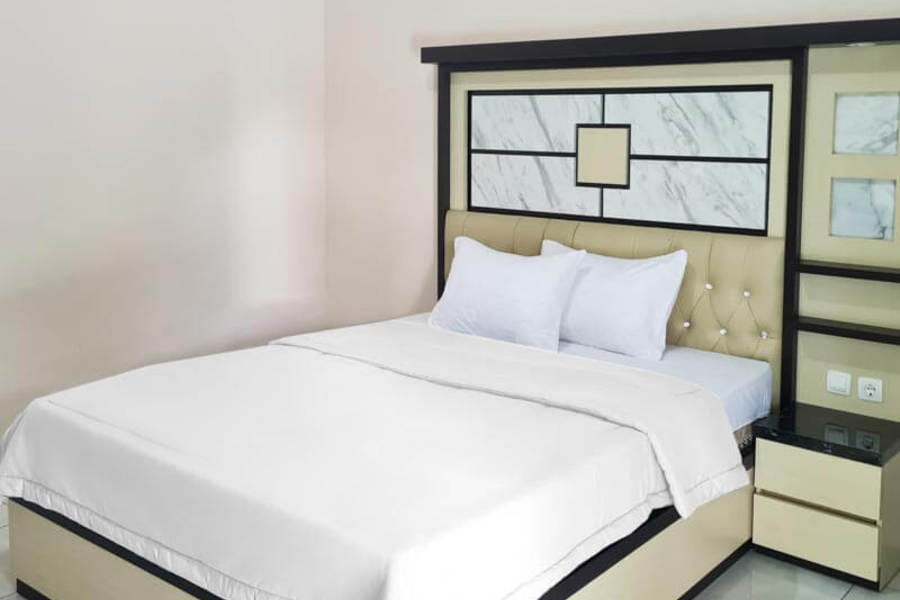 RedDoorz @ Jalan Nyai Enat Sampit