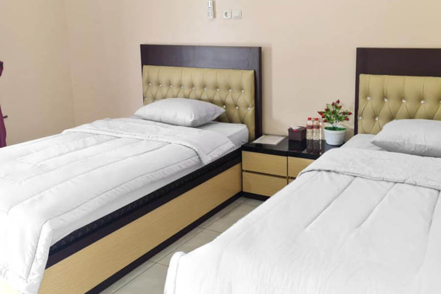 RedDoorz @ Jalan Nyai Enat Sampit