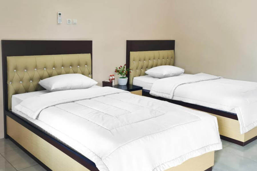 RedDoorz @ Jalan Nyai Enat Sampit