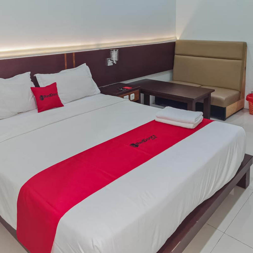 RedDoorz Room