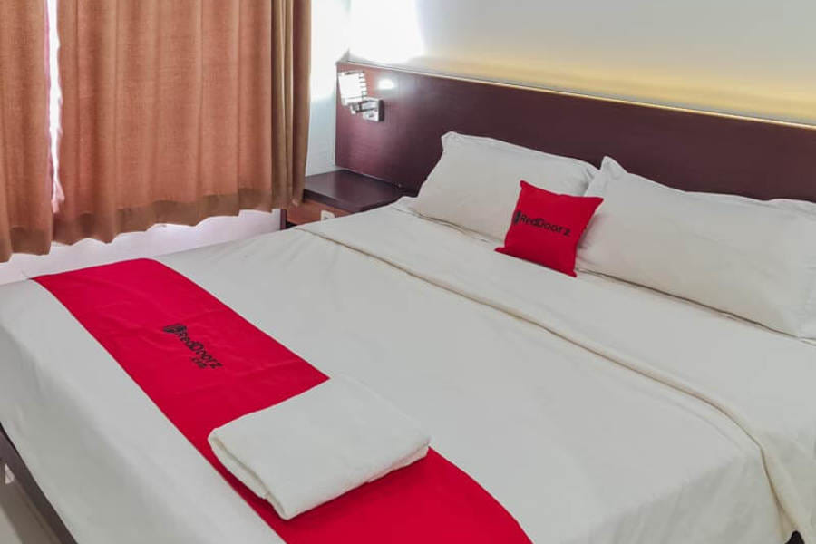 RedDoorz Plus @ Hotel Royal Palangka Raya