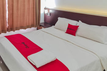 RedDoorz Plus @ Hotel Royal Palangka Raya