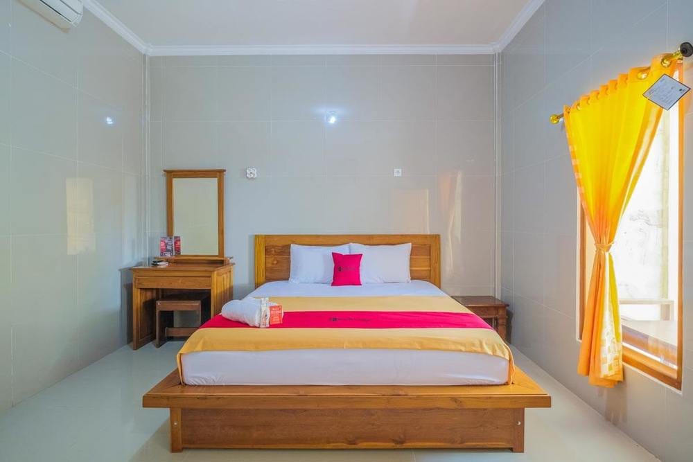 RedDoorz Deluxe Room