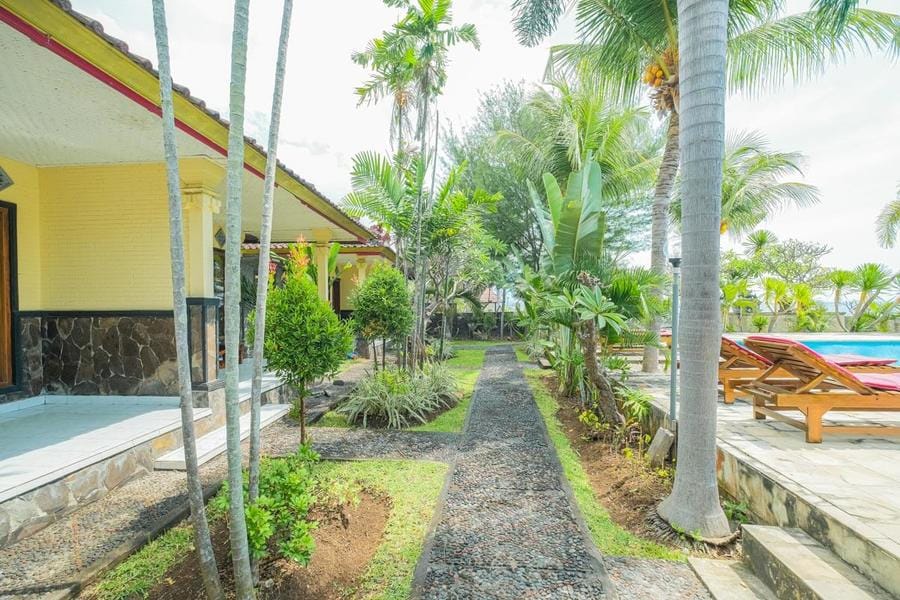 RedDoorz @ Tanjung Alam Hotel Lovina