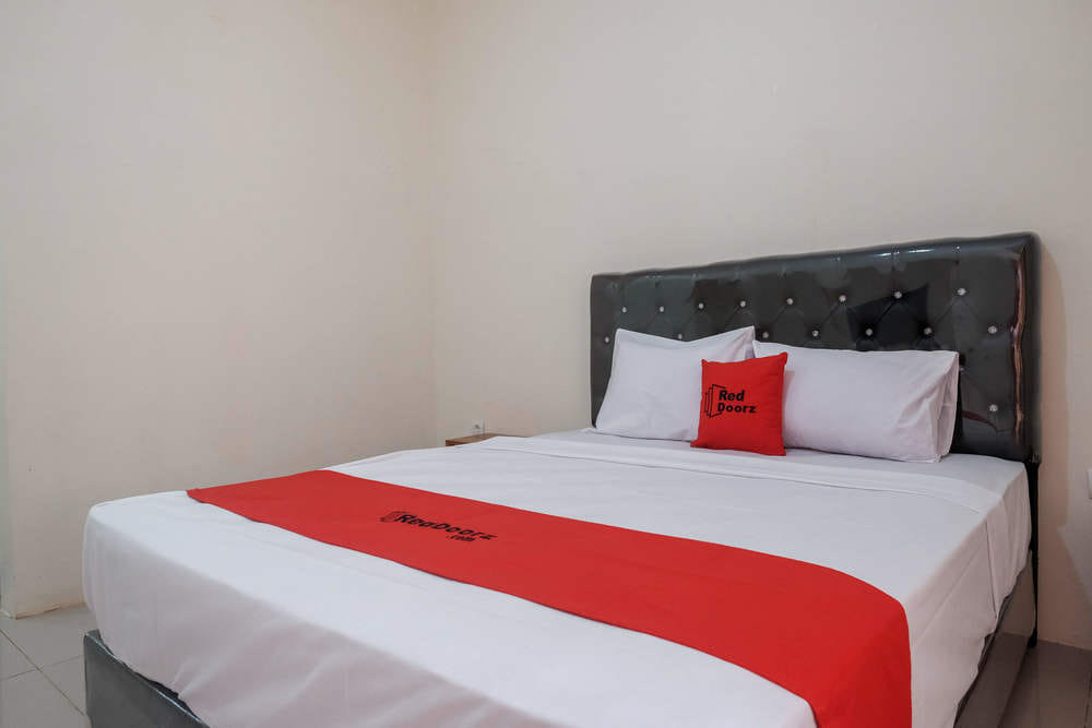RedDoorz Room