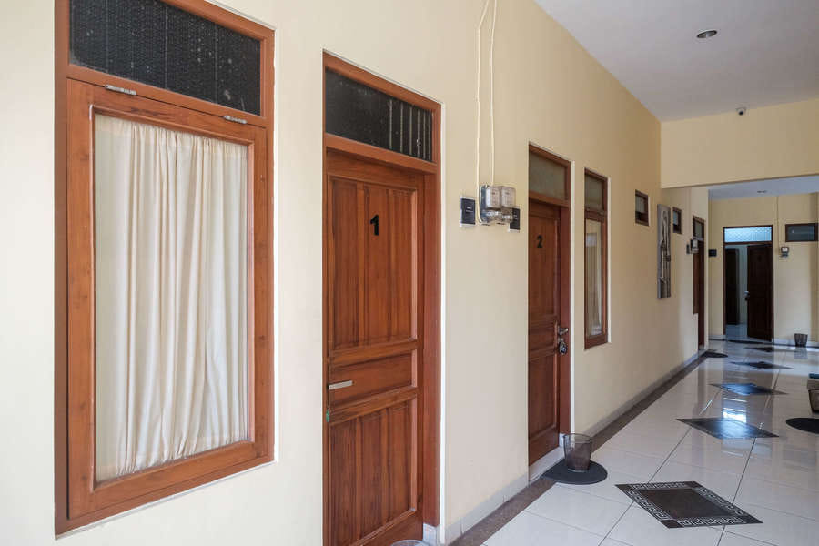 RedDoorz @ Solo Baru