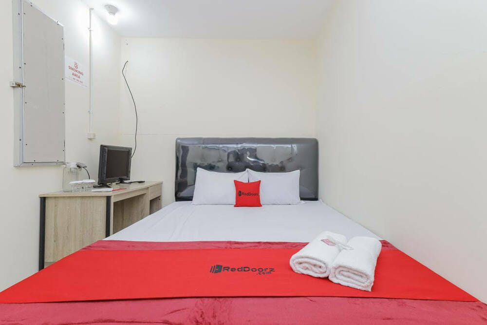 RedDoorz Room