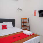 RedDoorz near Alun Alun Magelang 2